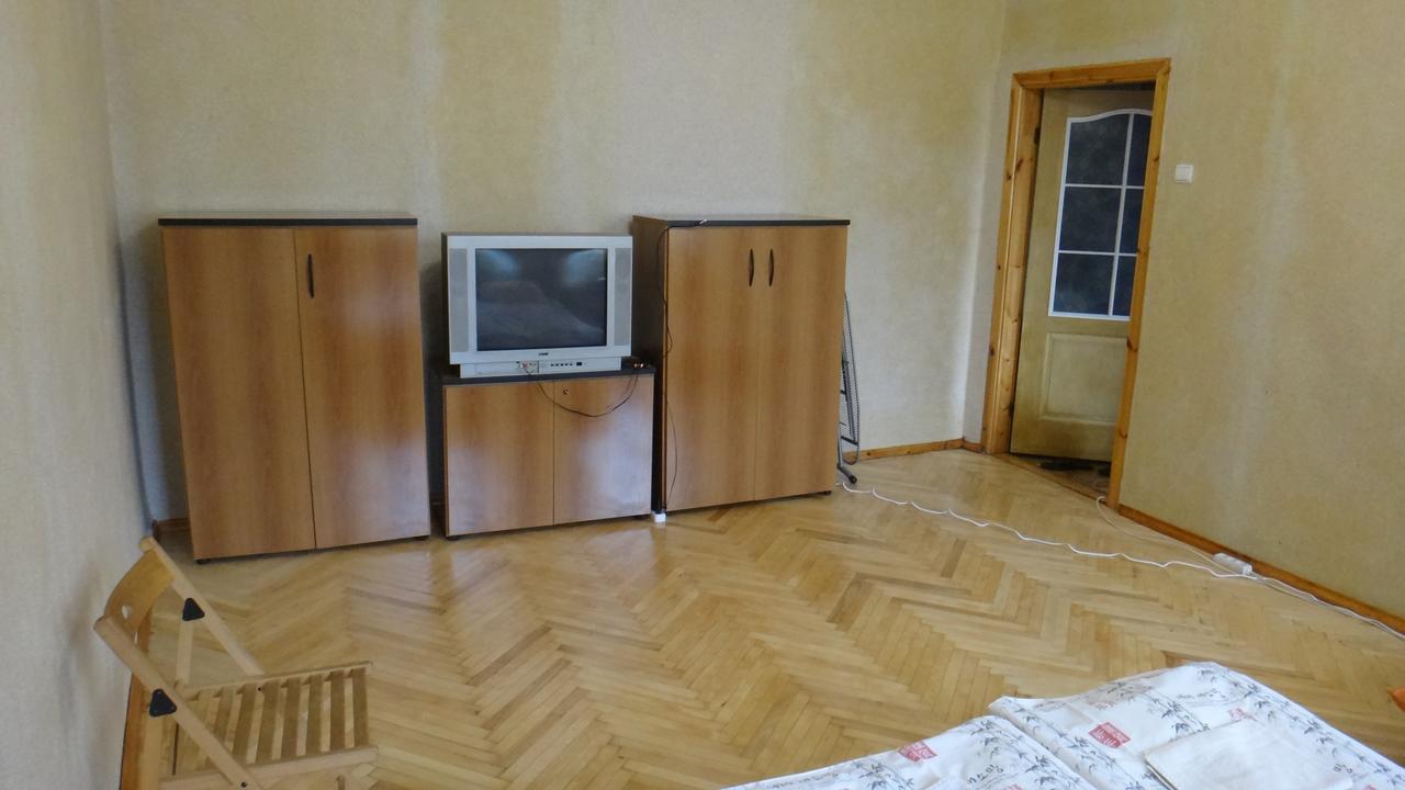 Apartment Near The Central Railway Station Kyiv Exterior photo