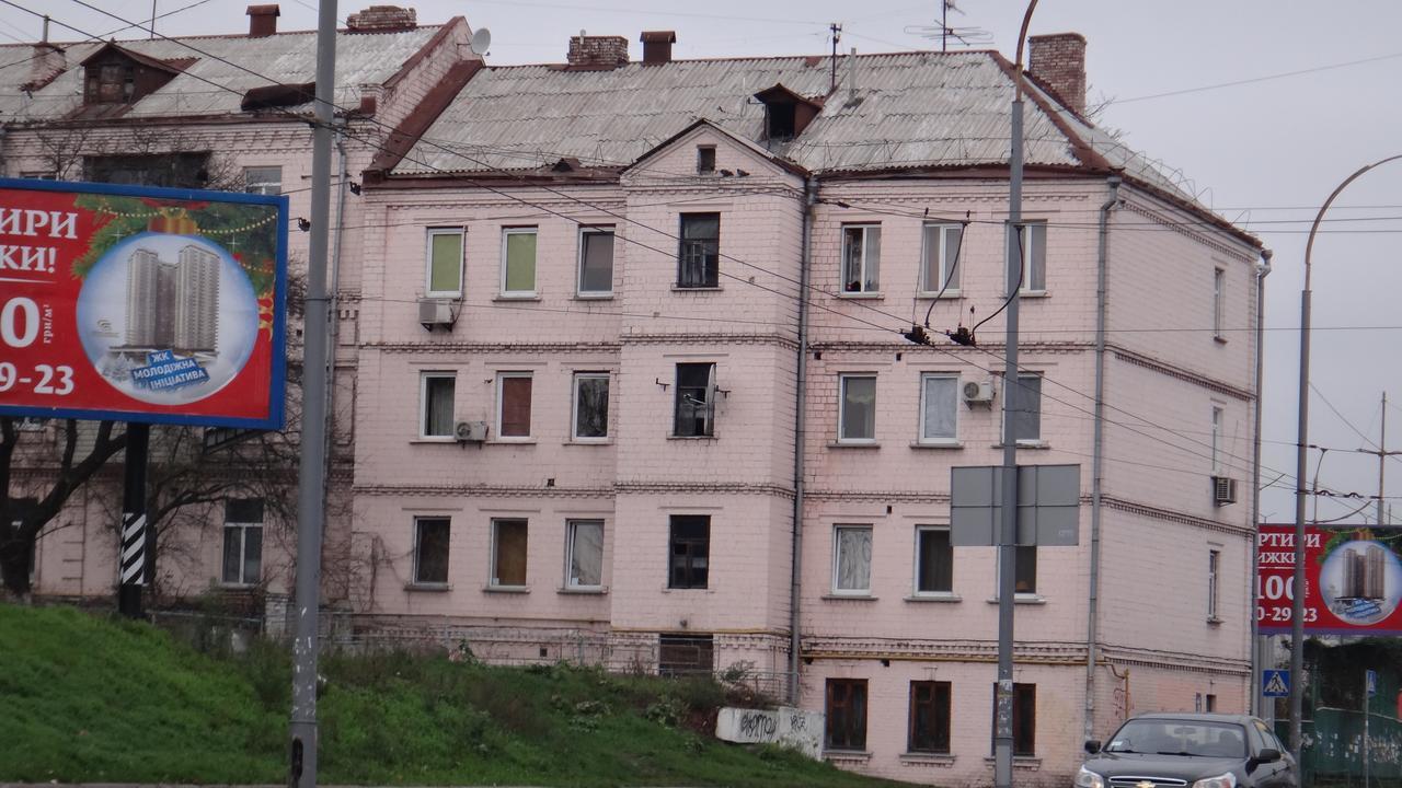 Apartment Near The Central Railway Station Kyiv Exterior photo